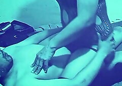 “Travesti sumisa frente a mi control: entrega silenciosa y gemidos contenidos en una noche