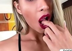 Kinky T-babe Vivi Isobelle hard anal banging