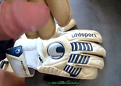 Spunking on Goalkeepergloves
