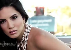 Sunny In A Pink Hotel - Sunny Leone