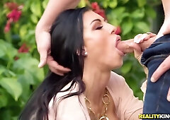 The Garden Of The Milf - Melissa Van, Melissa Lynn And Van Wylde