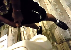 Quay lén Toillet