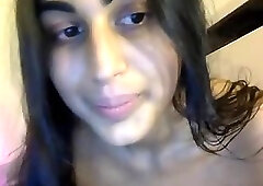 Fembiy Vyvienne masturbates on cam