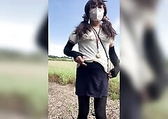 On the street, I took off my petticoat and started walking with my lower body fully naked. 'cuz I kept the bell-attached rotor in the tuck, the b