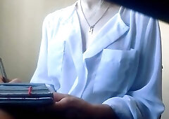 Fingering cunt and licking the fingers nasty secretary masturbation during the time that should be working