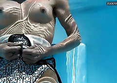 Zazie Skymm - Beautiful Blonde Swims Nude