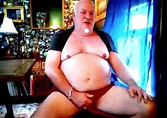 Beardaddychub gets vocal while wanking off on webcam for a friend