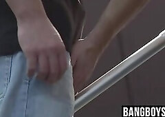 Athletic jock gets a facial and raw fuck from inked hunk