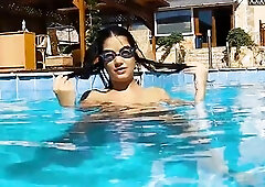 Welcome to the admirable underwater erotic world, a specific place on the web for all lovers of the submerged female forms. The water discloses the re