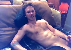 Cam Cum: Hot Stud Fucks His Hand For Milk