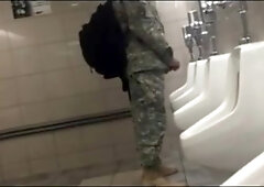 Str spy USA army dude in public