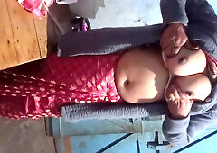 Seductive Kitu Bhabhi bares her chest for lover and makes him taste her sweet juices