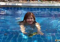 Noodee In Pool - Videos - JohntronX