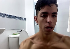 FAT WOOLY MANMEAT OF 22CM WELL HAIRLESS AFTER THE BATHROOM