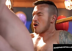 Bearded Brody Meyer Gags On Dereks Big Dick Before Bareback Pounding