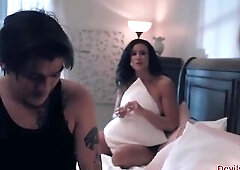 Dude screwing his girlfriend after making his stepmom squirt