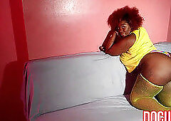 thot likes it up her rump