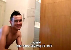 Czech Hunter - Young very nice gay bareback handjob in the bed