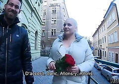 HUNT4K Sissy Hunk Regarde Comment Son Rendez-vous Satisfait un Autre Homme