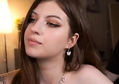 Amateur webcam babe showing her sexual goods