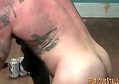 Muscly bear riding dick