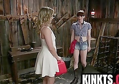 Blonde Riley Reyes serves sloppy blowjob with slim Natalie Mars