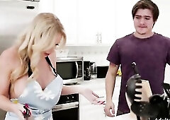 Tyler Cruise Can't Handle Hawt Curvaceous Stepmom Danielle Renae