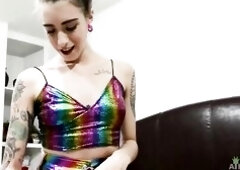 Pearl Sage delivers a steamy, all-natural hirsute spectacle! See this seductive cutie lick and suck her toes, widen 'em wide, and sensually fondl