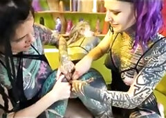 Anuskatzz and Serpienta get their holes gaped