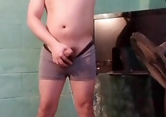 Jesus en boxer jalandose el pene avienta semen capitulo 8