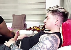 Amateur sex clip of a pair giving a kiss and passionately screwing