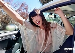 Exhibitionist Kiara goes wild after being naked in public and finds a spot to get off