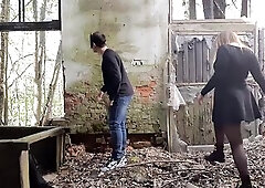 Crempie his booty on abandoned (public pegging)