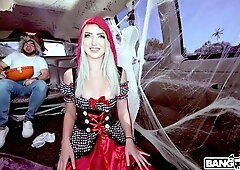 Big-bottomed blonde babe Britt Blair is getting fucked in the van