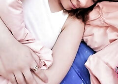 Springbreak Hookup With My GFs MOMMY!!