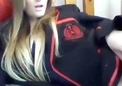 Beauty TS Wanking On Cam