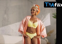 Mako Ibrahim Titties Gig in Mako Ibrahim Wonderful In Semira Music Movie