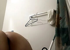big beautiful woman Lalin girl shaking large booty