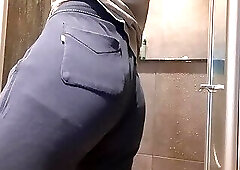 Instead of a striptease I am putting clothes on with a shaking ass