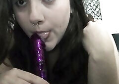 alt gal likes sucking