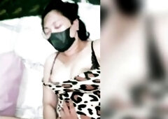 A wife who loves to cheat, is often shaken by other studs at her workplace