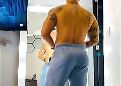 Muscle gay Cesar Soto