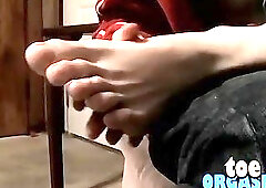 Amateur twink Benz loves sucking toes and masturbating alone