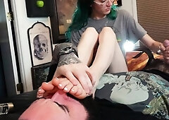 Brunette with foot fetish rubs big dick with her feet in POV