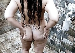 Saucy maid Rubab caught on camera while tidying up the place