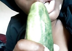 This is how u eat your veggies (Prettylilebony cries during the time that deepthroating cucumber like this babe'd suck dad's cock)