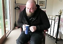 Caleb chats about his unparalleled entry into the adult industry from a job as a bouncer, why this guy loves the Australian outback, and briefly discu