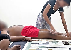 Flashing Dick To Massage Girl While Massaging Infront Of Wife 5 Min - Cutie Pie