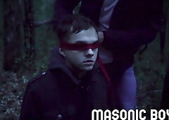 MasonicBoys - Innocent Maxx Monroe is seduced by suited DILF