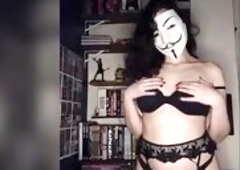 Striptease to Watch the Penis Get Hard